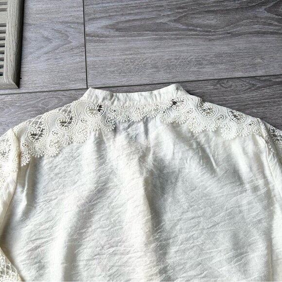 Fransa Blondie Embroidered Sleeve Blouse Arctic Wolf - Picture 15 of 16